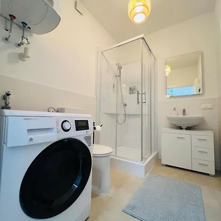 Graz-eggenberg Top2 Modern New *